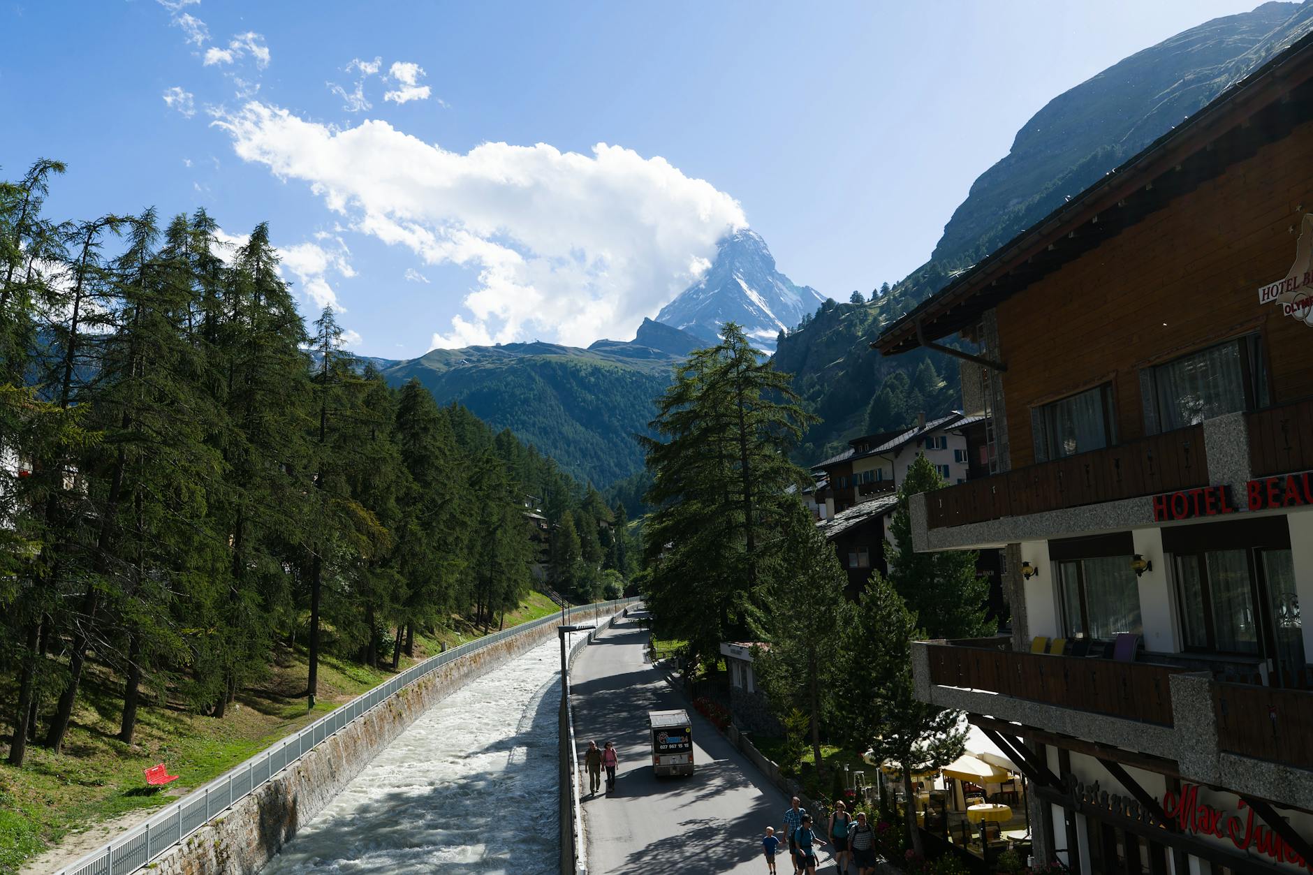 Moving to Switzerland in 2026: Complete Guide (incl. from USA)